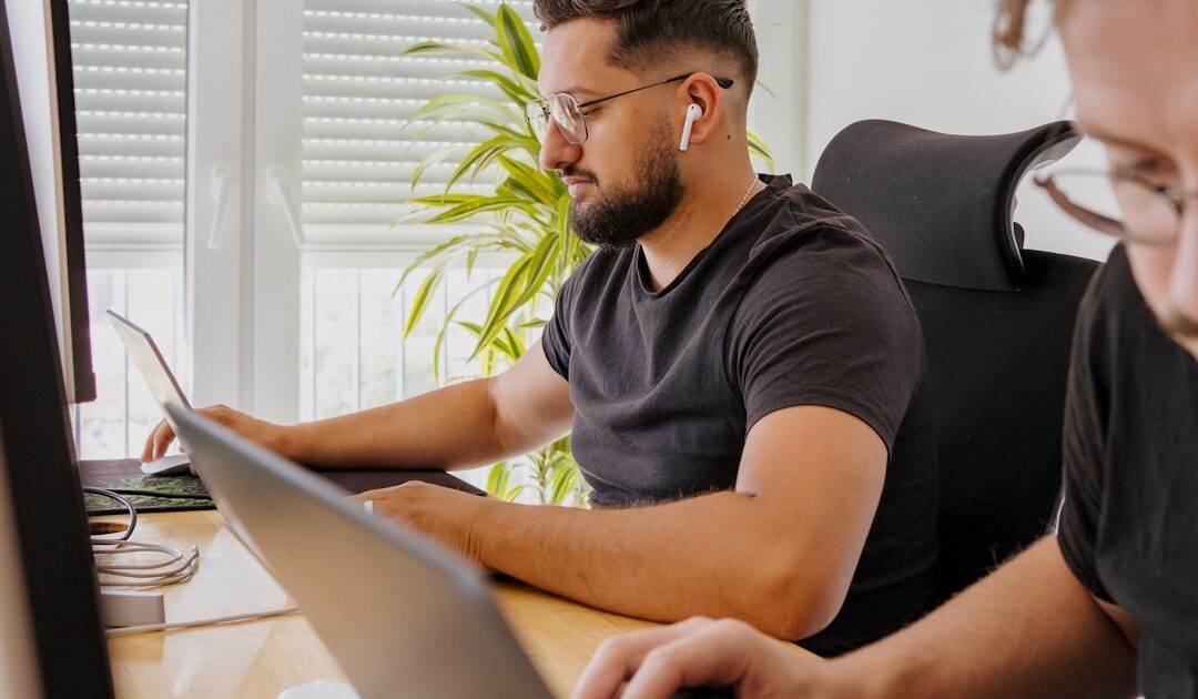 Co-managed IT: when you keep your own person and add a team